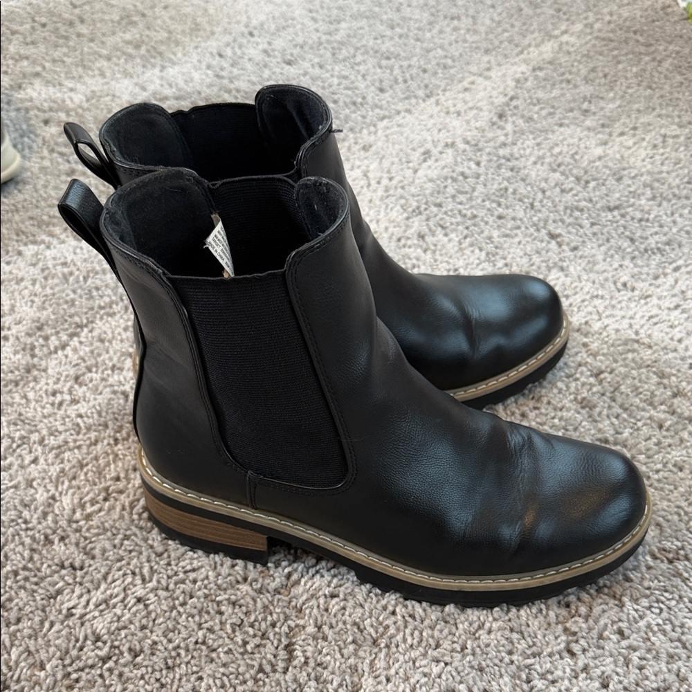 Black Leather Ankle Boots - Chelsea boots - Picture 2 of 4